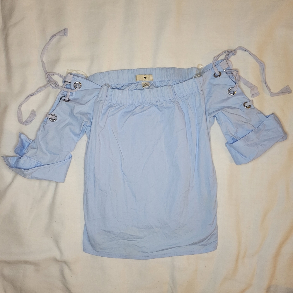 Iky & Me Size M Womens blue off the shoulder blouse with modifiable ribbons